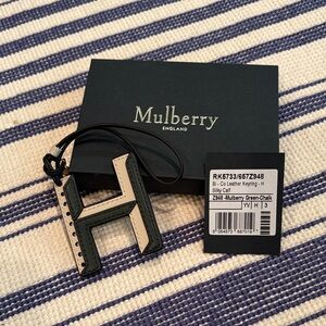 NWT Mulberry Bi-Color Green & Chalk Leather 'H' Charm Keyring in Silky Calf